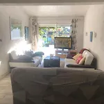 Les Micocouliers - Spacieuse Maison,4chambres ,avec Jardin- Parking -wifi Casa de Férias